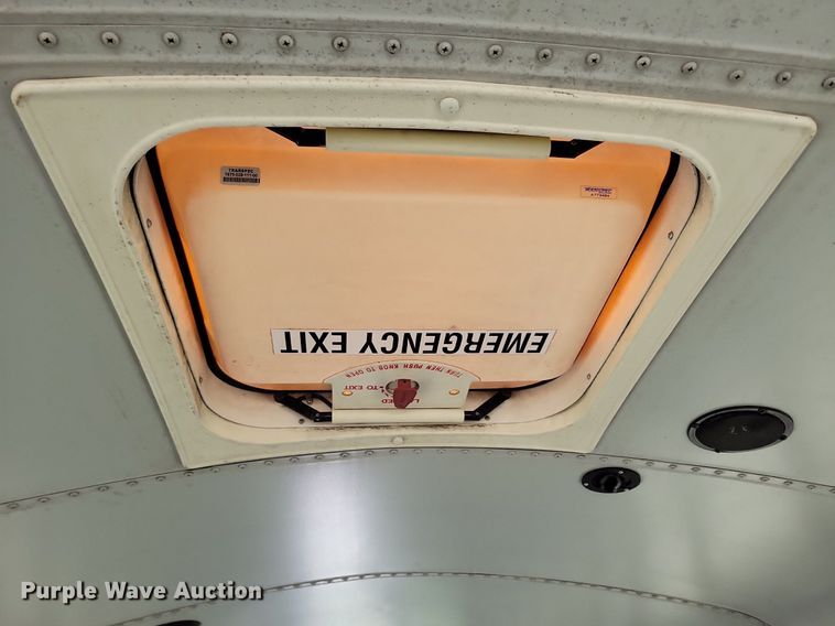 image for item KA9997 2005 Thomas Built 120PS school bus