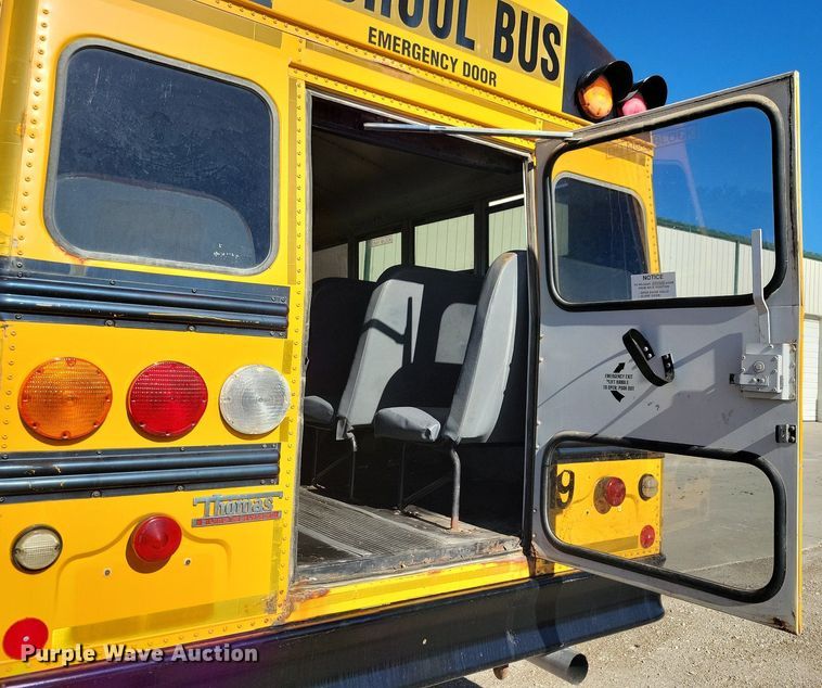 image for item KA9997 2005 Thomas Built 120PS school bus