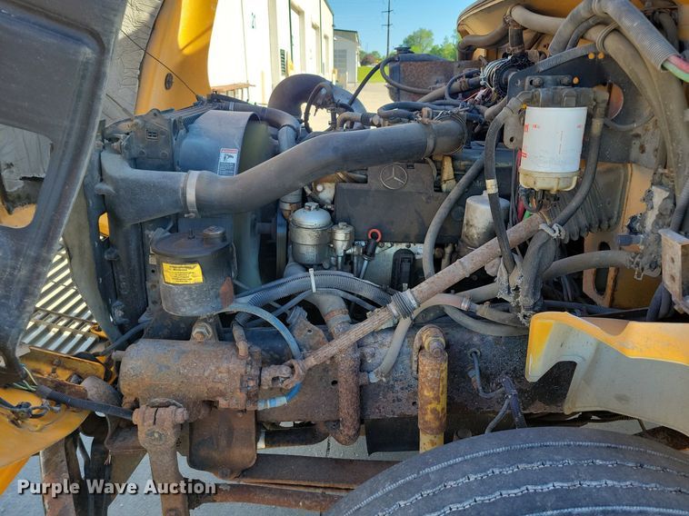 image for item KA9997 2005 Thomas Built 120PS school bus