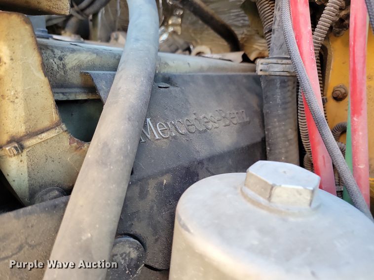 image for item KA9997 2005 Thomas Built 120PS school bus