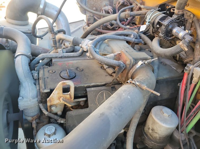 image for item KA9997 2005 Thomas Built 120PS school bus