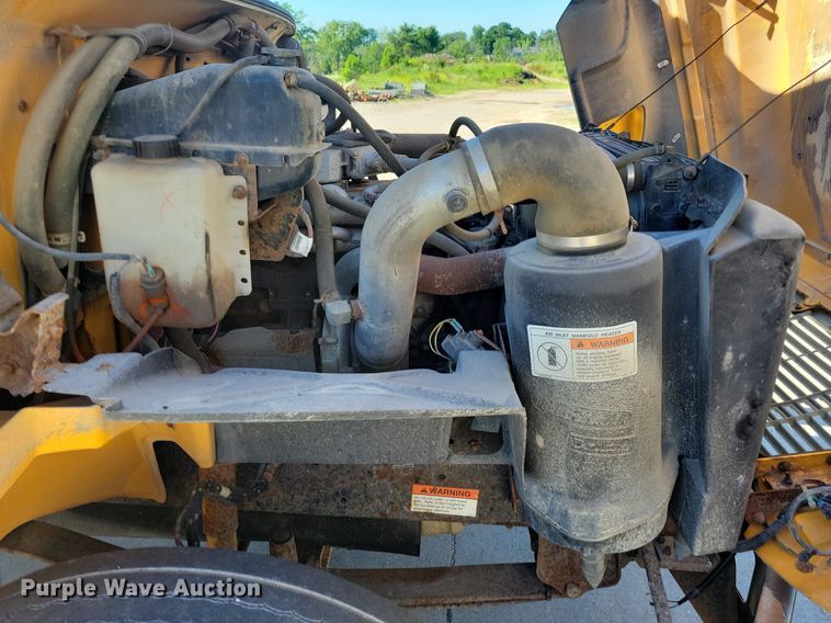 image for item KA9997 2005 Thomas Built 120PS school bus