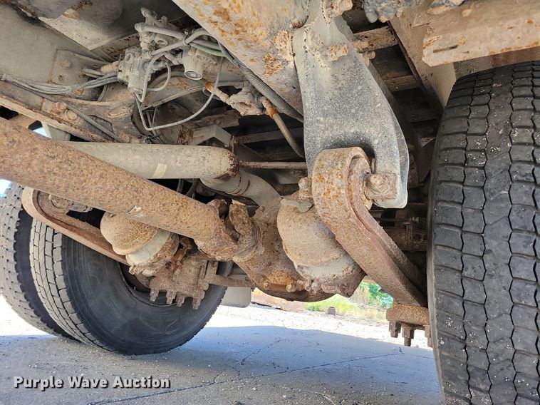 image for item KA9997 2005 Thomas Built 120PS school bus