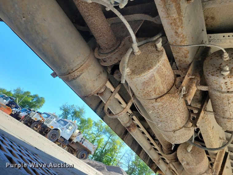 image for item KA9997 2005 Thomas Built 120PS school bus