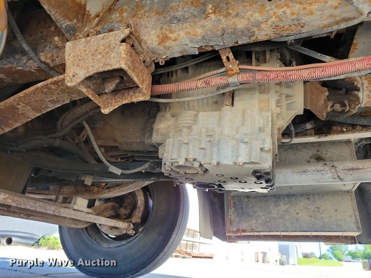 image for item KA9997 2005 Thomas Built 120PS school bus