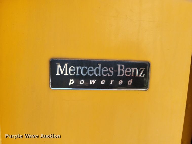 image for item KA9997 2005 Thomas Built 120PS school bus