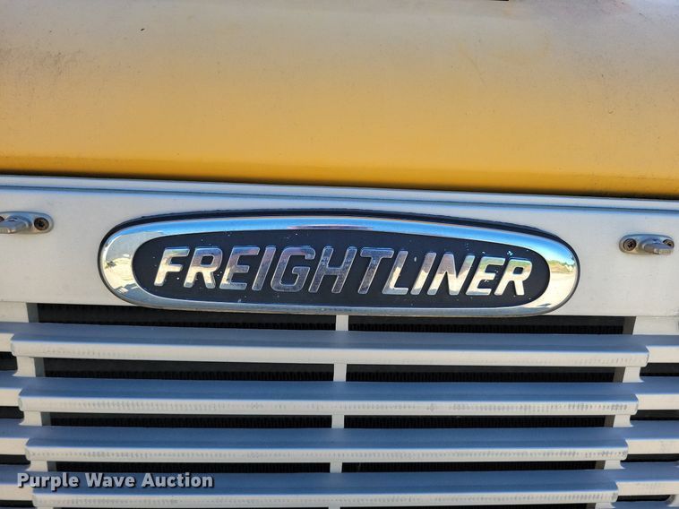 image for item KA9997 2005 Thomas Built 120PS school bus