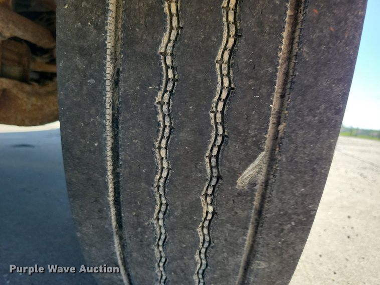 image for item KA9997 2005 Thomas Built 120PS school bus