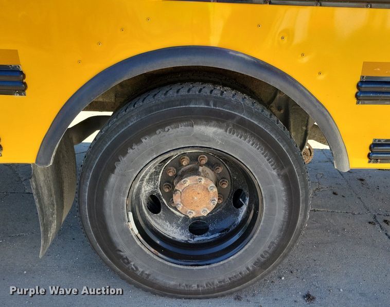 image for item KA9997 2005 Thomas Built 120PS school bus