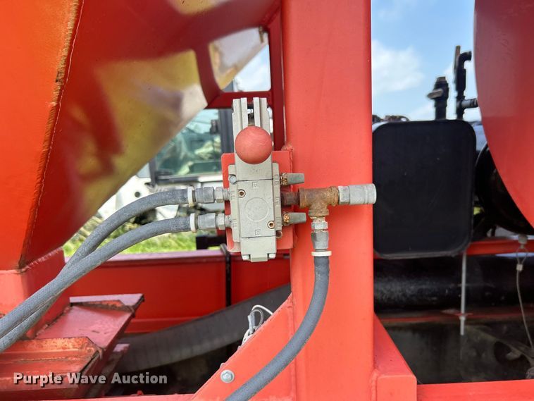 image for item NB9401 1998 International  4700 pothole patcher truck