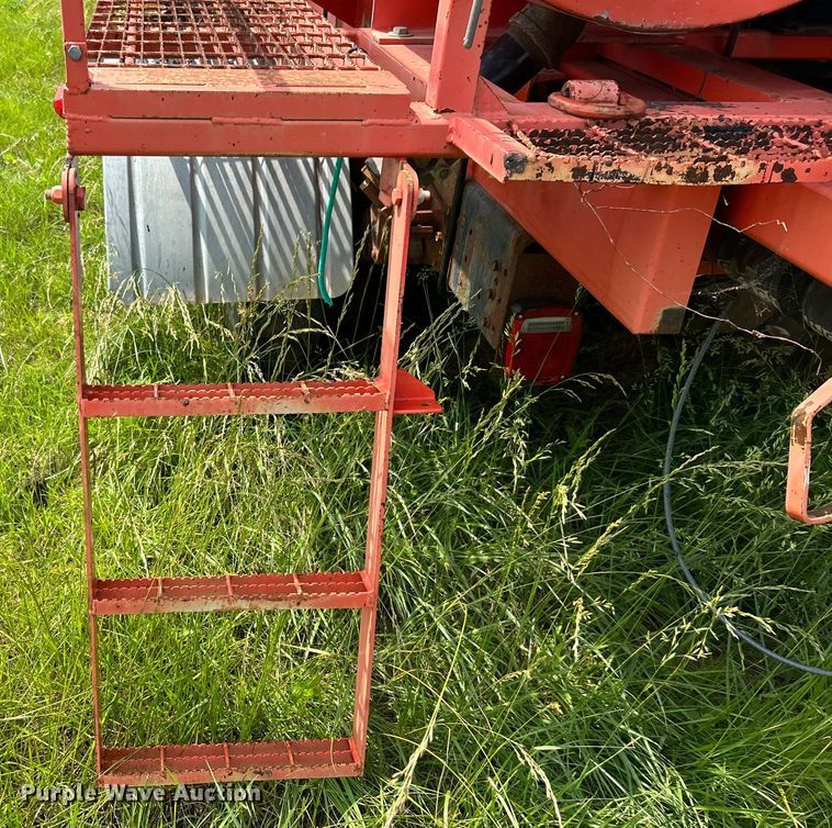 image for item NB9401 1998 International  4700 pothole patcher truck