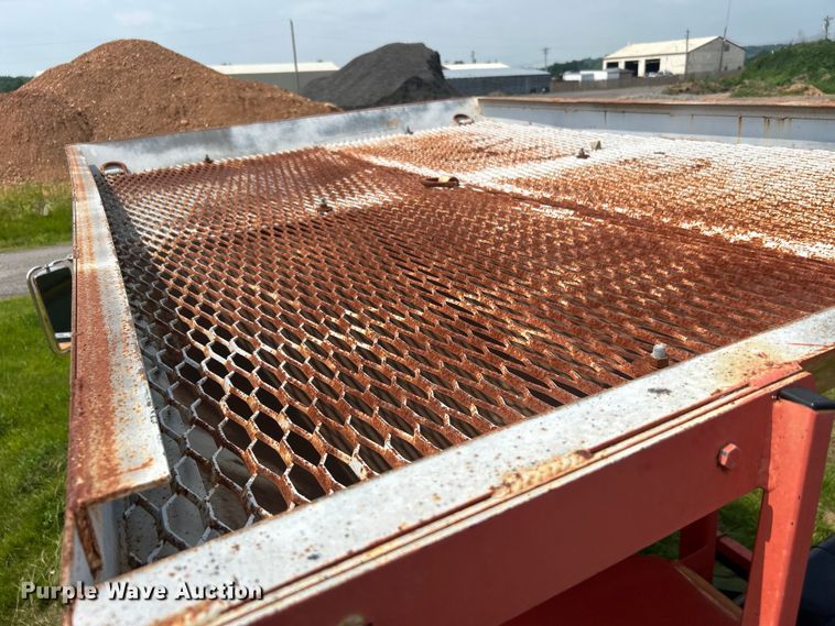 image for item NB9401 1998 International  4700 pothole patcher truck