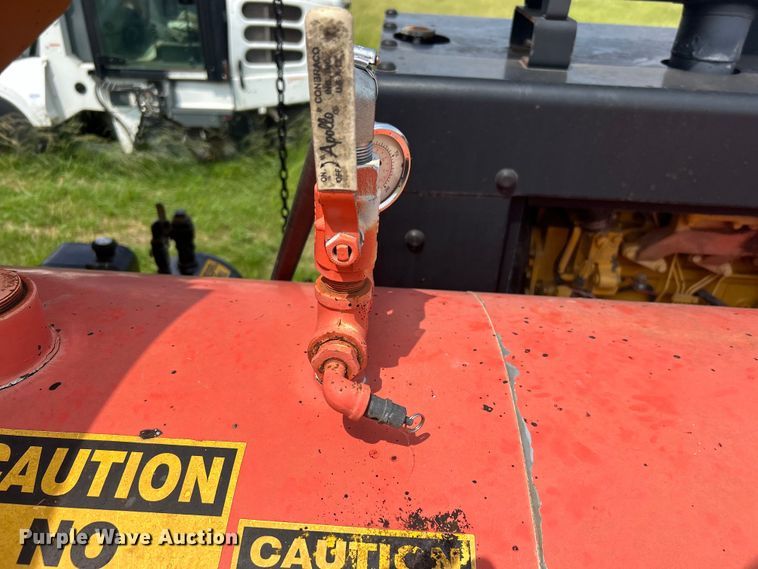 image for item NB9401 1998 International  4700 pothole patcher truck