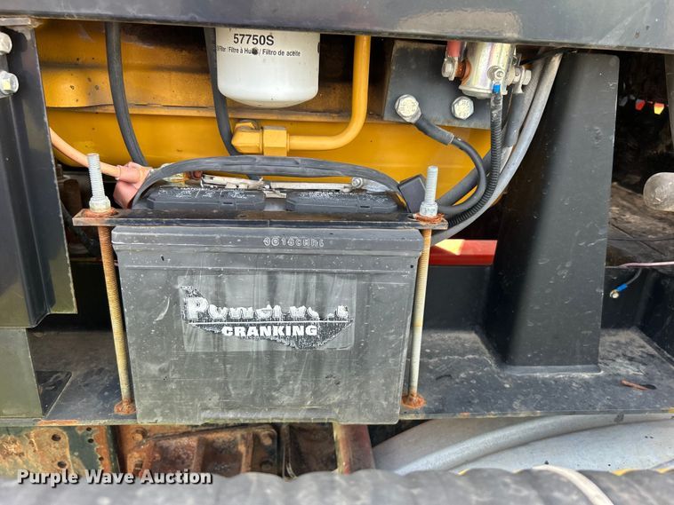 image for item NB9401 1998 International  4700 pothole patcher truck