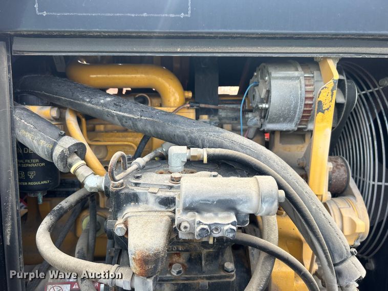 image for item NB9401 1998 International  4700 pothole patcher truck