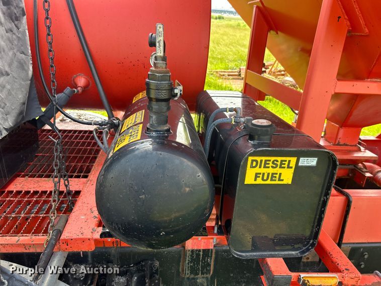 image for item NB9401 1998 International  4700 pothole patcher truck