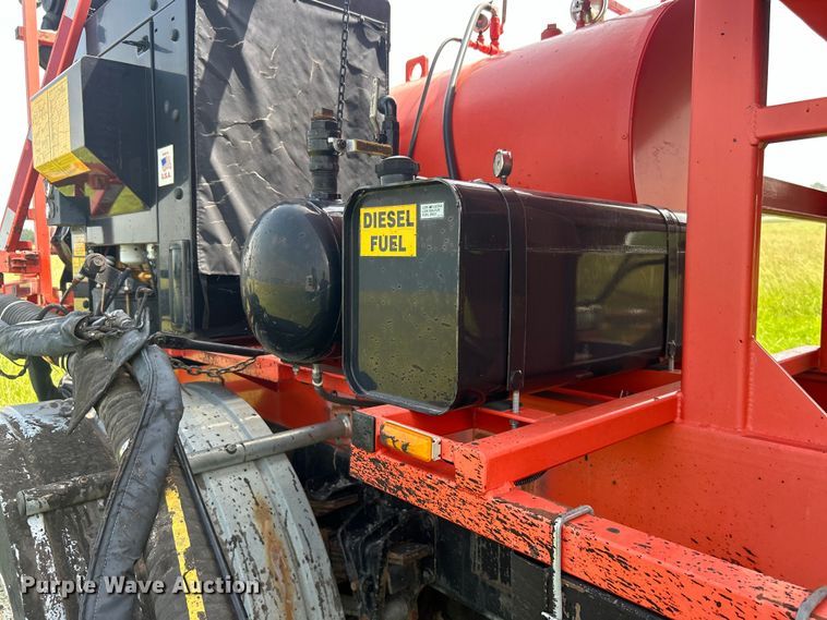 image for item NB9401 1998 International  4700 pothole patcher truck