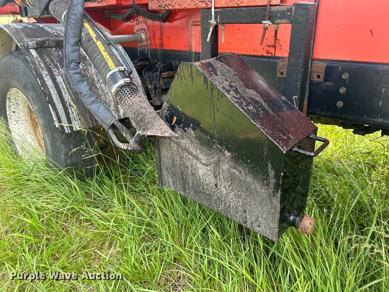 image for item NB9401 1998 International  4700 pothole patcher truck