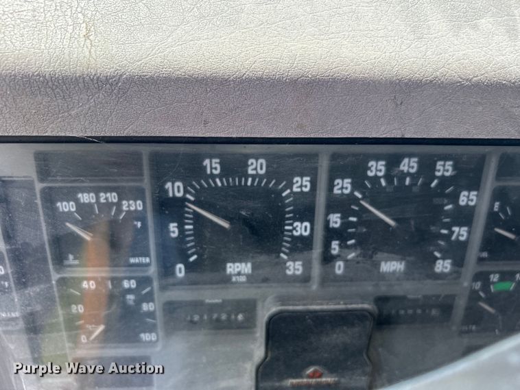 image for item NB9401 1998 International  4700 pothole patcher truck