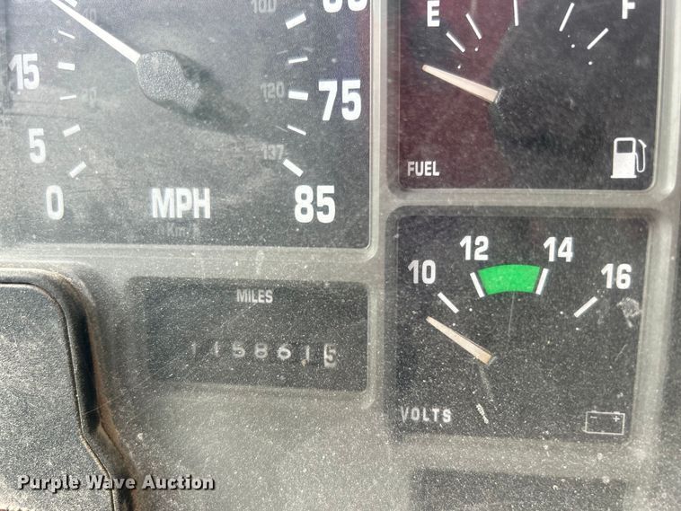 image for item NB9401 1998 International  4700 pothole patcher truck