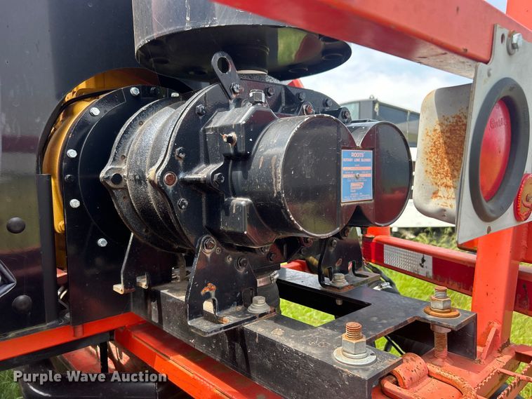 image for item NB9401 1998 International  4700 pothole patcher truck