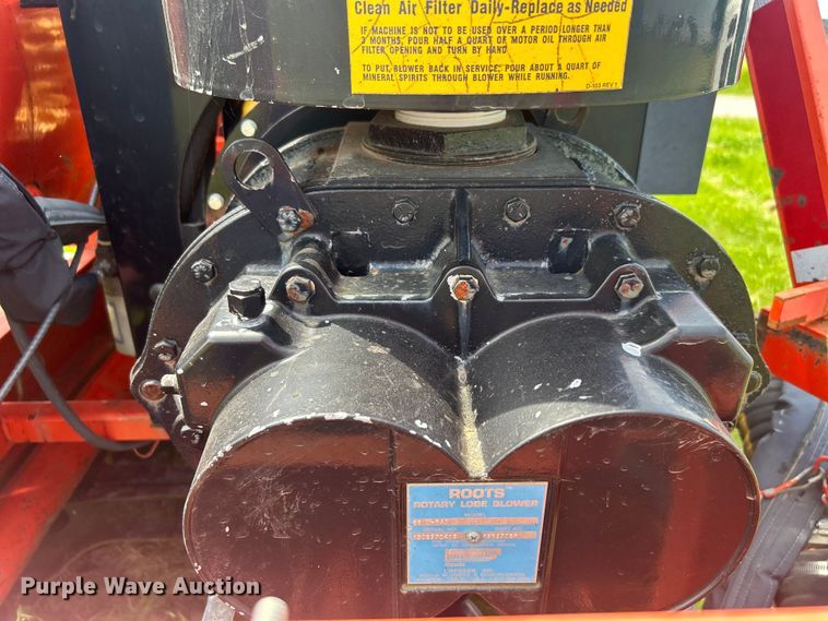 image for item NB9401 1998 International  4700 pothole patcher truck