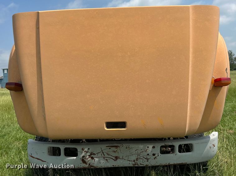 image for item NB9401 1998 International  4700 pothole patcher truck