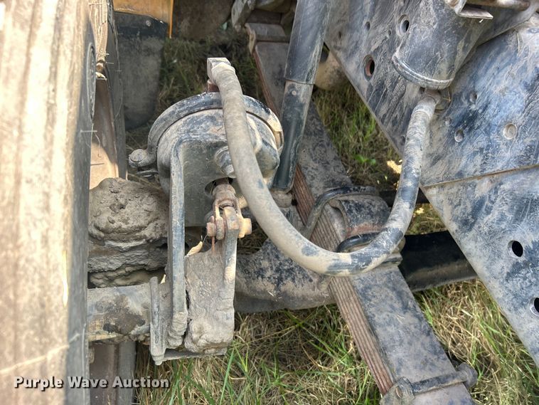 image for item NB9401 1998 International  4700 pothole patcher truck