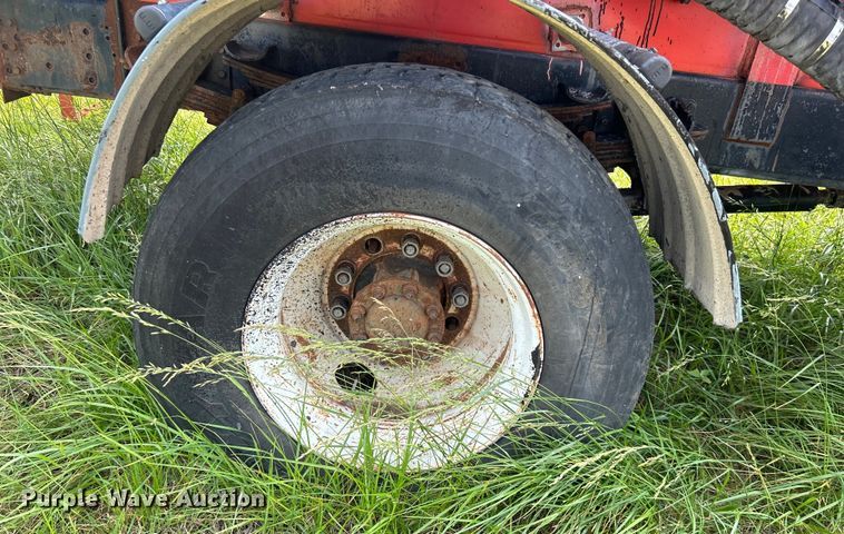 image for item NB9401 1998 International  4700 pothole patcher truck