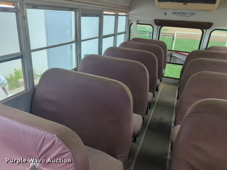 image for item NG9778 2001 Chevrolet Express G3500 school bus