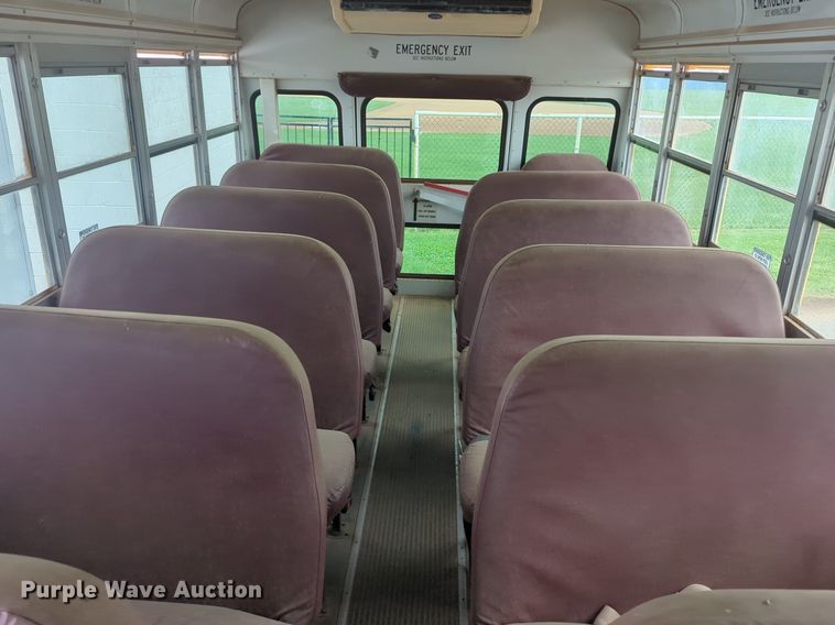 image for item NG9778 2001 Chevrolet Express G3500 school bus