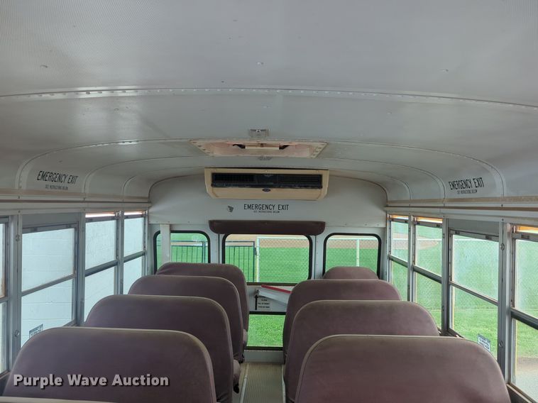 image for item NG9778 2001 Chevrolet Express G3500 school bus