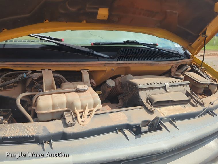 image for item NG9778 2001 Chevrolet Express G3500 school bus