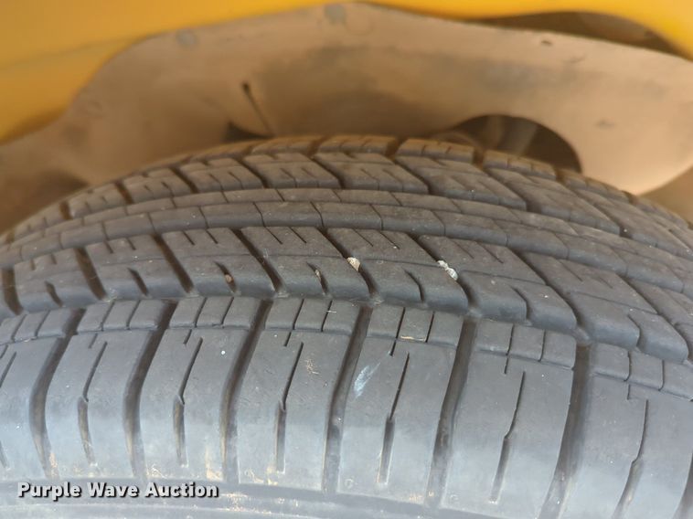 image for item NG9778 2001 Chevrolet Express G3500 school bus