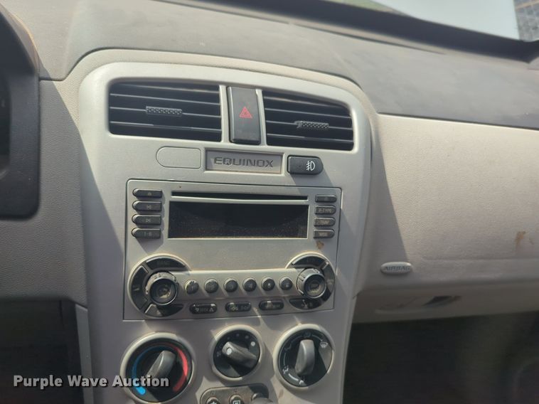 image for item NG9779 2005 Chevrolet Equinox LS SUV