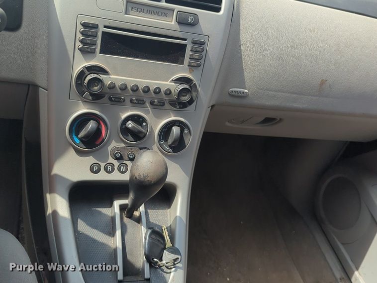 image for item NG9779 2005 Chevrolet Equinox LS SUV