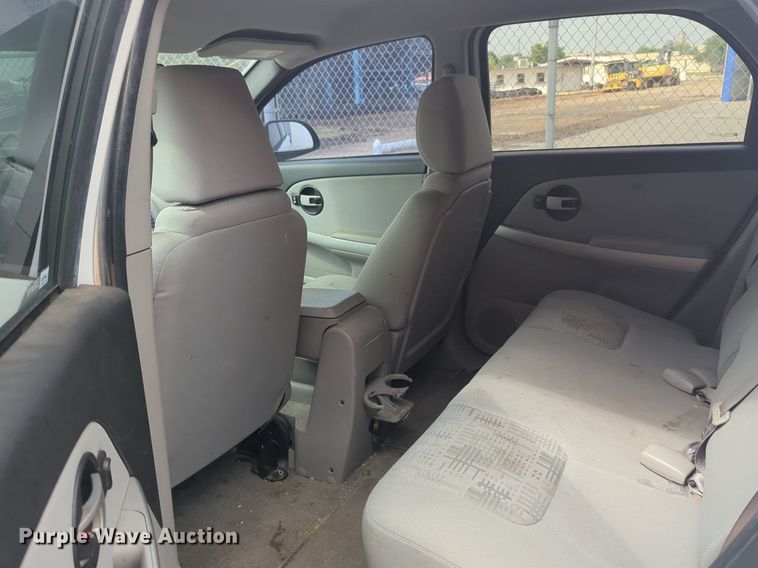 image for item NG9779 2005 Chevrolet Equinox LS SUV