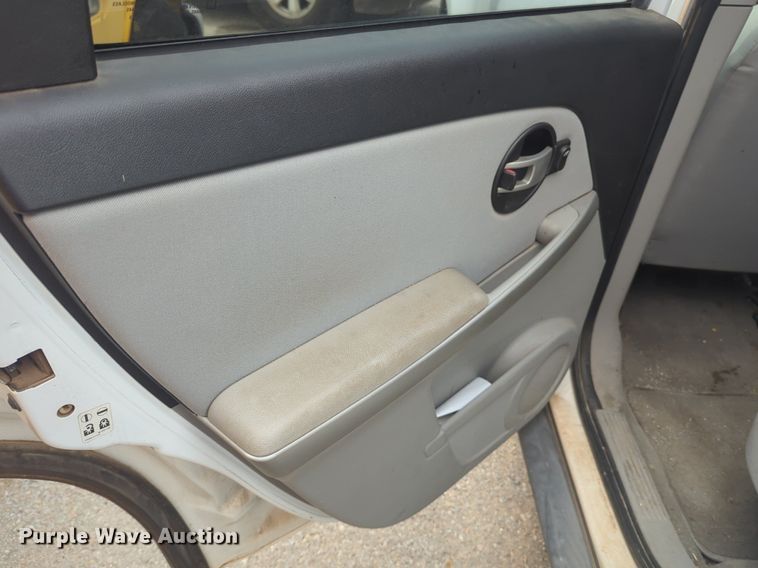 image for item NG9779 2005 Chevrolet Equinox LS SUV