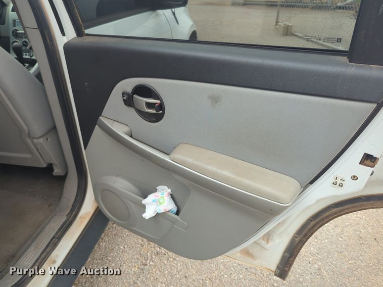 image for item NG9779 2005 Chevrolet Equinox LS SUV