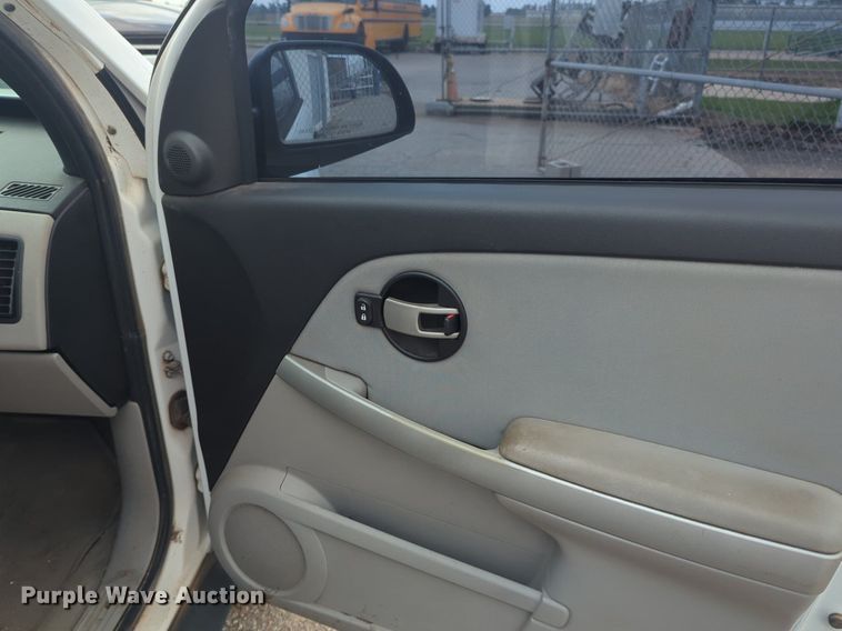 image for item NG9779 2005 Chevrolet Equinox LS SUV