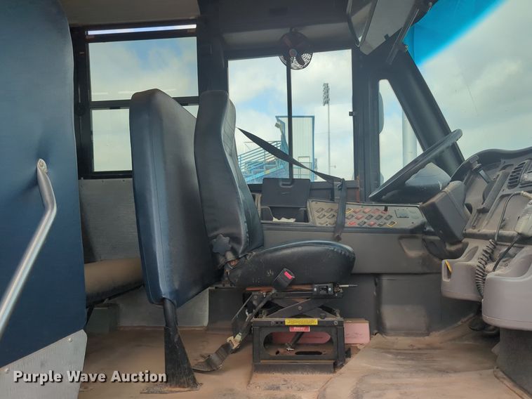 image for item NG9780 2010 Thomas B2 school bus