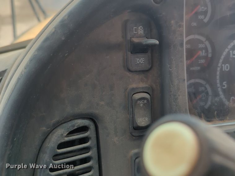 image for item NG9780 2010 Thomas B2 school bus