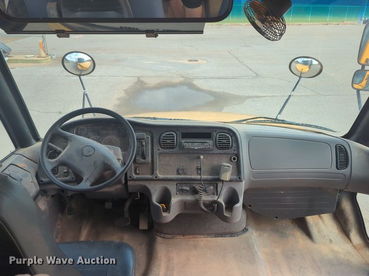 image for item NG9780 2010 Thomas B2 school bus