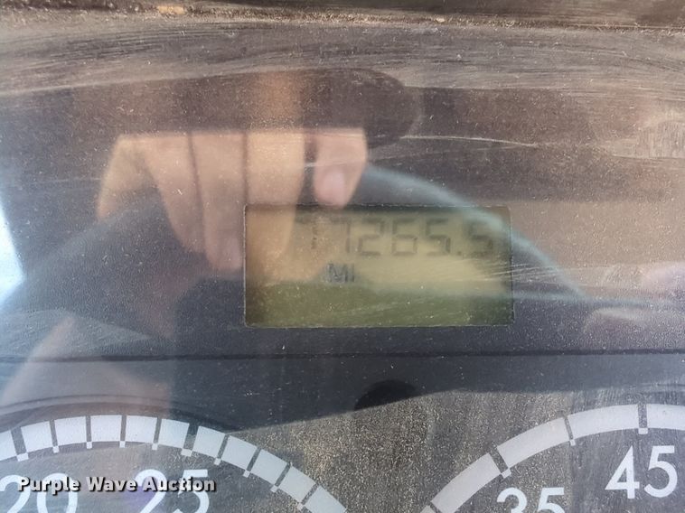 image for item NG9780 2010 Thomas B2 school bus