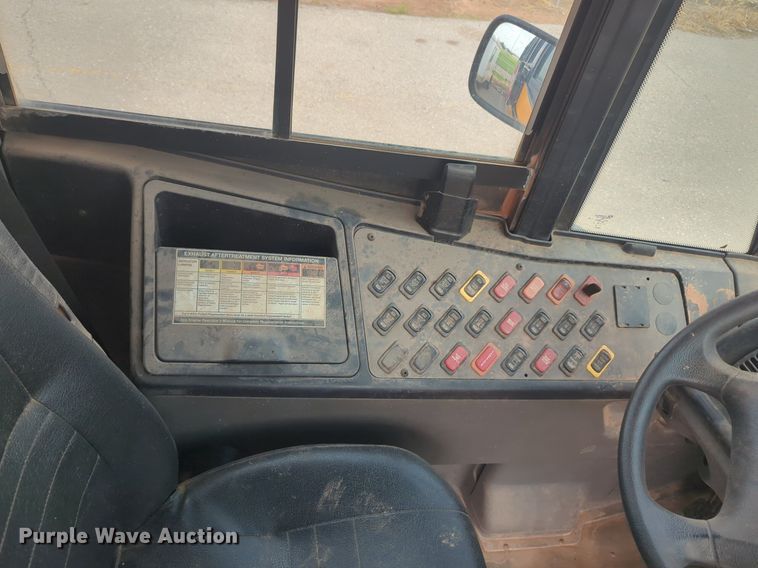 image for item NG9780 2010 Thomas B2 school bus