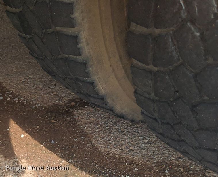 image for item NG9780 2010 Thomas B2 school bus