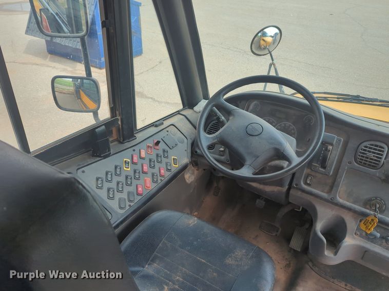 image for item NG9781 2010 Freightliner B2 school bus