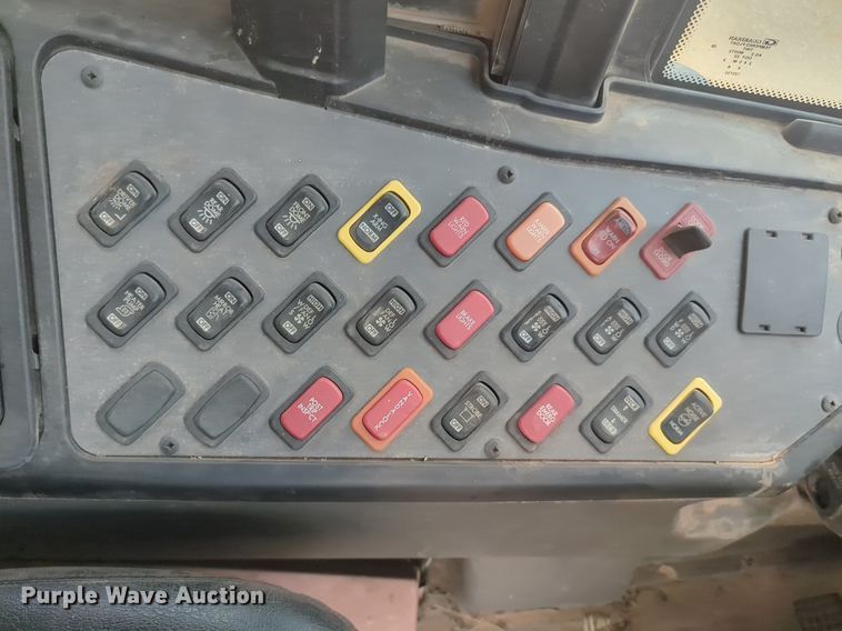 image for item NG9781 2010 Freightliner B2 school bus