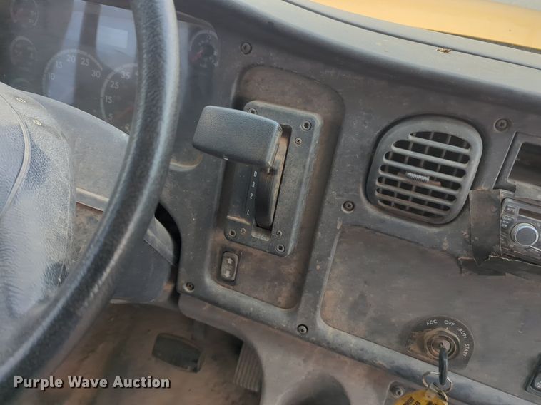 image for item NG9781 2010 Freightliner B2 school bus