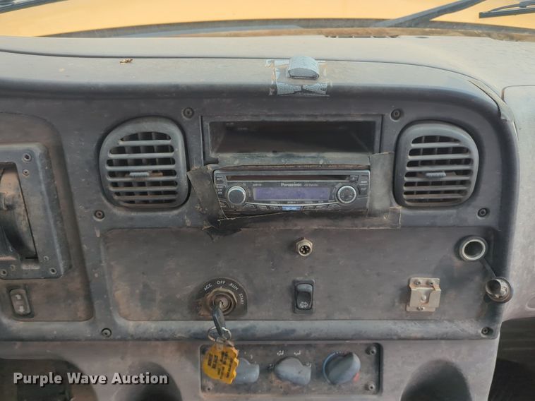 image for item NG9781 2010 Freightliner B2 school bus